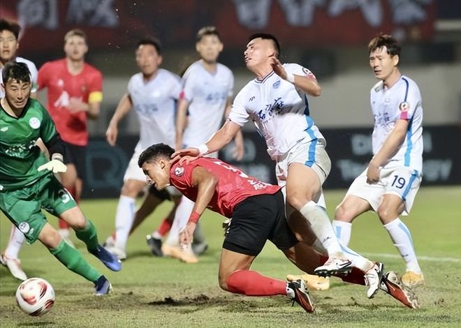 关于冲刺阶段突围战来临,广州队围绕全明星赛外线爆发,悬念犹存,年轻球员得到机会的信息 关于冲刺阶段突围战来临,广州队围绕全明星赛外线爆发,悬念犹存,年轻球员得到机会的信息