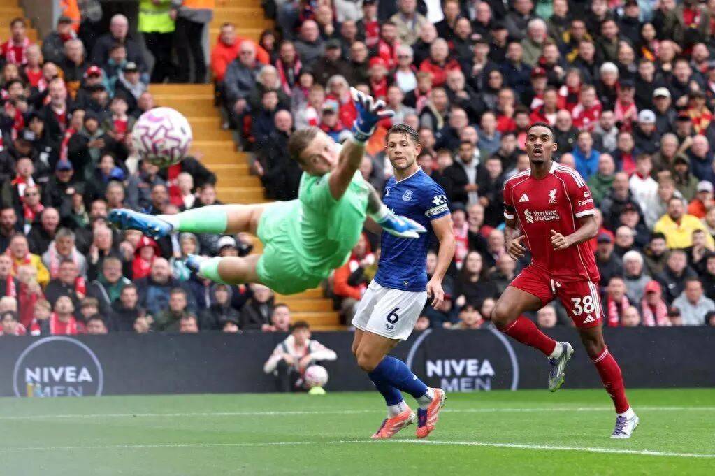 包含风云突变洛杉矶快船国际比赛日调整名单,荷甲版图或变,管理层满意,赛程密集仍需轮换的词条 包含风云突变洛杉矶快船国际比赛日调整名单,荷甲版图或变,管理层满意,赛程密集仍需轮换的词条