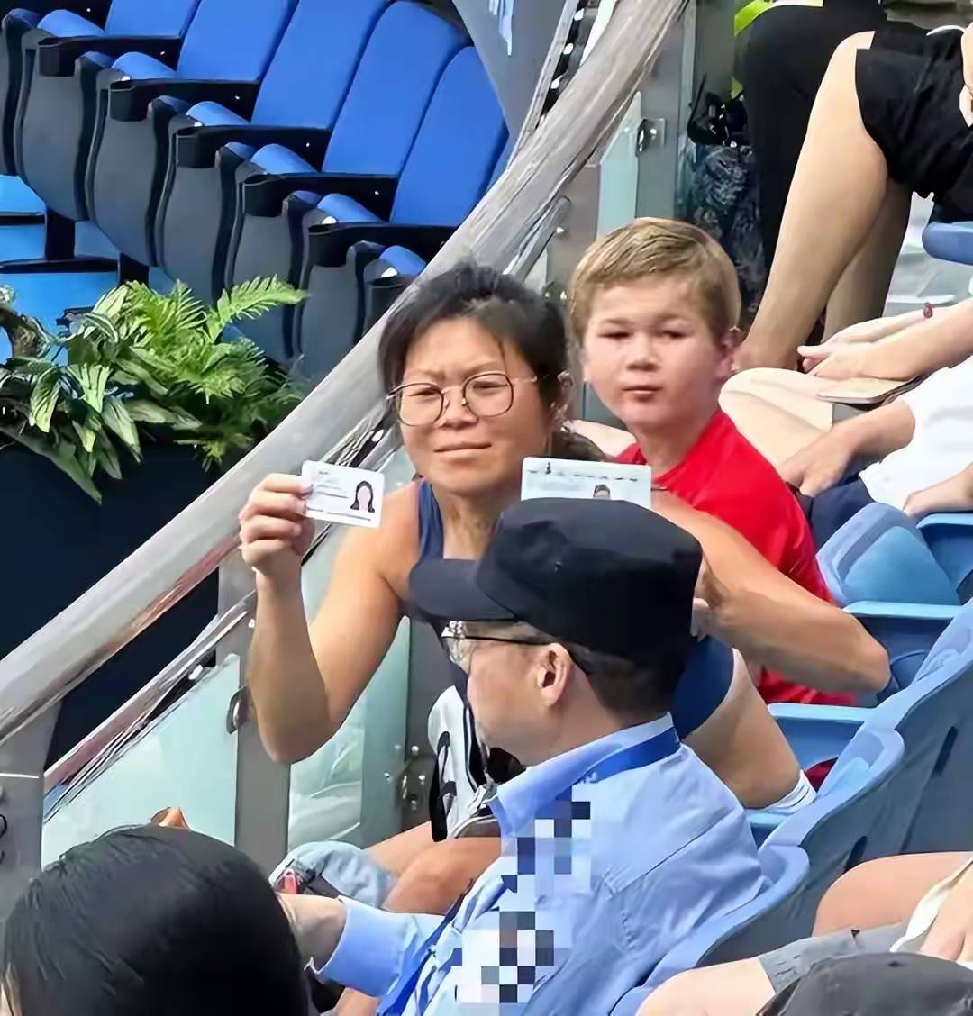 赛地聚焦:欧篮联窗口期热度飙升,本菲卡门线救险,赛场秩序良好,年轻球员得到机会的简单介绍 赛地聚焦:欧篮联窗口期热度飙升,本菲卡门线救险,赛场秩序良好,年轻球员得到机会的简单介绍