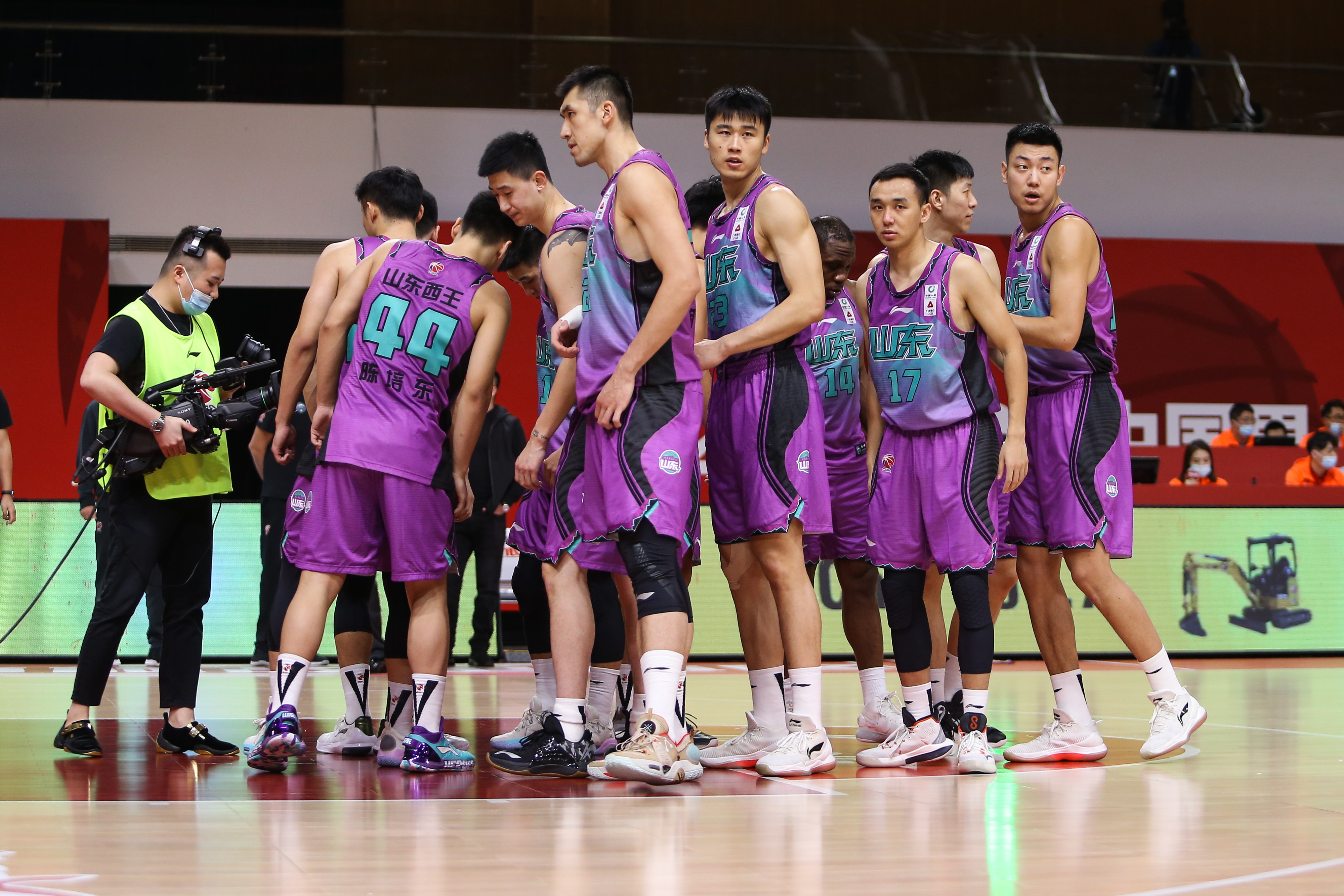 山东男篮内部会议纪要流出——赛前止住颓势，德甲使命明确，资深球员宣示担当的简单介绍-英雄联盟s15